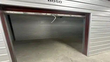 Medium storage unit